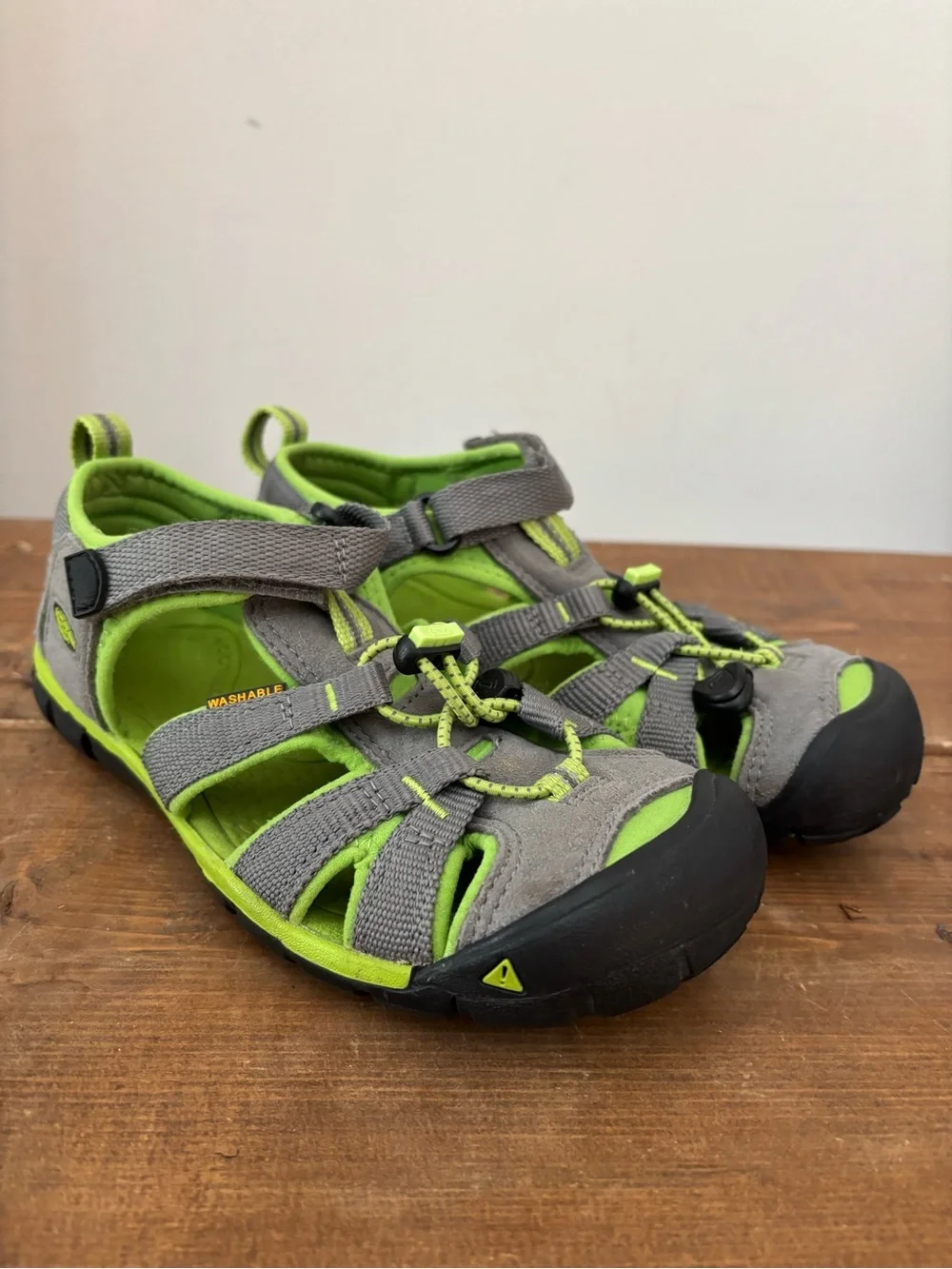 Kids Keen Sea Camp Lightweight Grey and Lime Green Outdoor Sandals Size 3